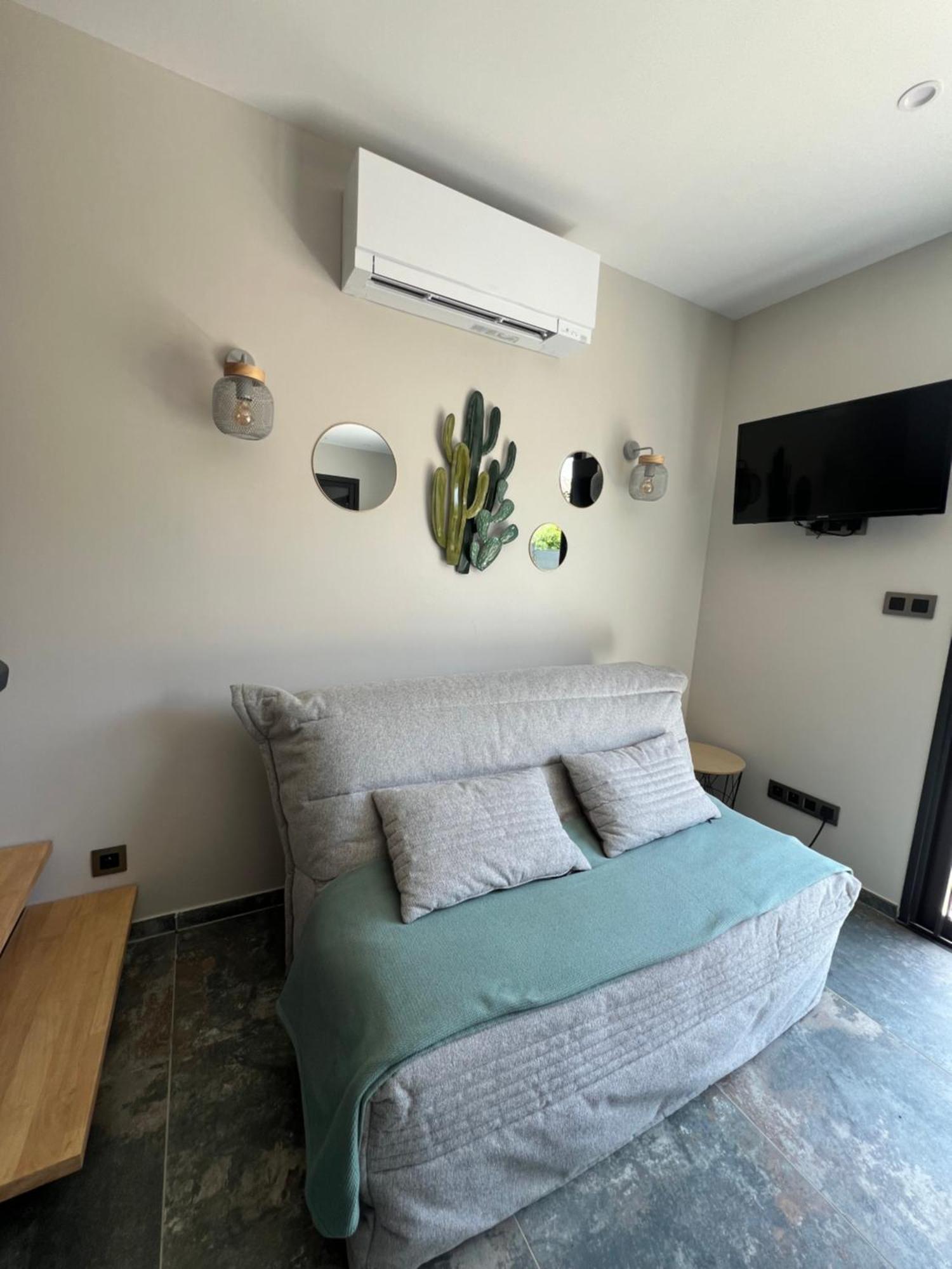 Petite Villa Paisible Ιέρ Εξωτερικό φωτογραφία